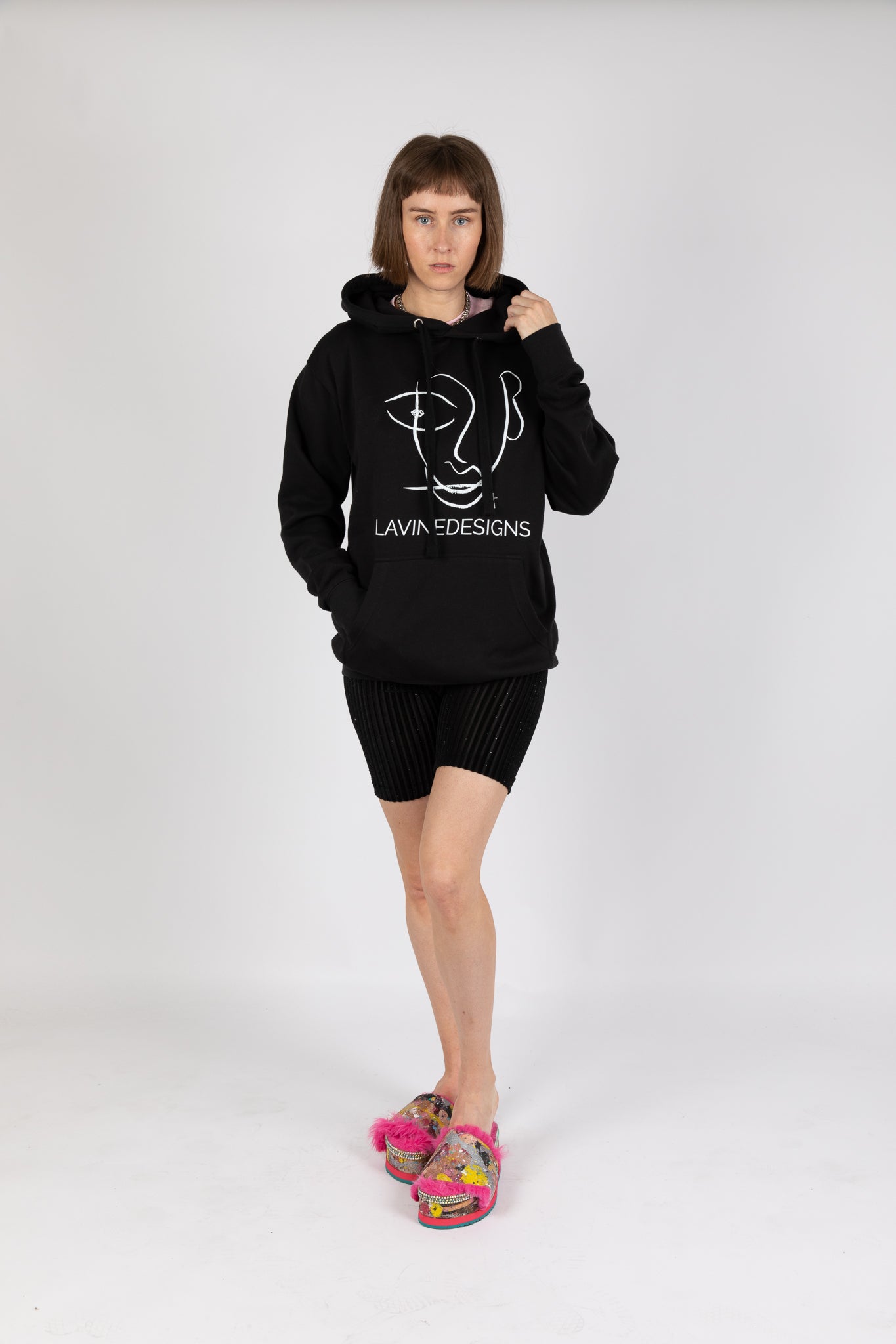 Signature signed color black in the hoodie